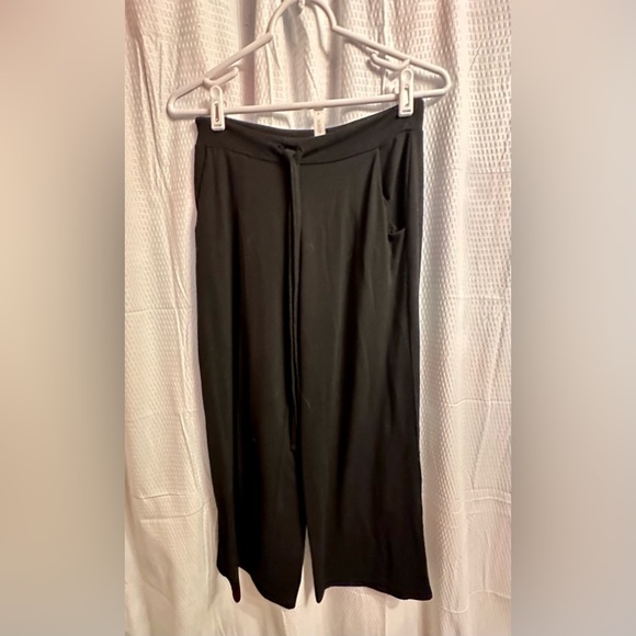 Black cotton, Capri drawstring waist pants size small - Picture 2 of 4